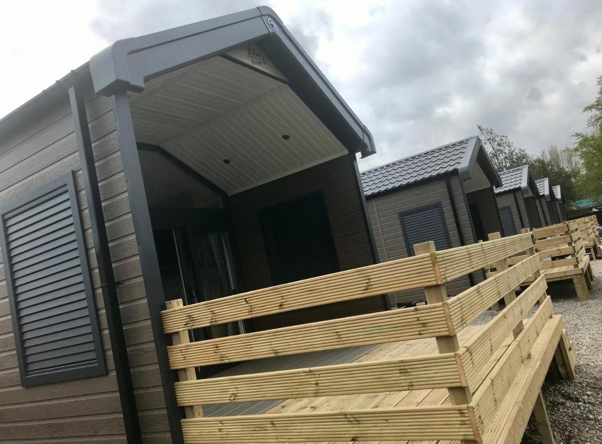 Caledonian Lodges 1 Inverness Extérieur photo